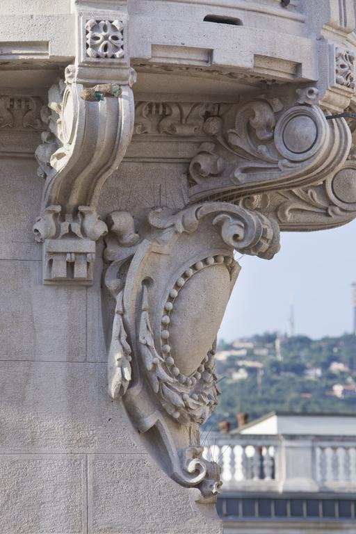 Palace Suite Trieste Bagian luar foto