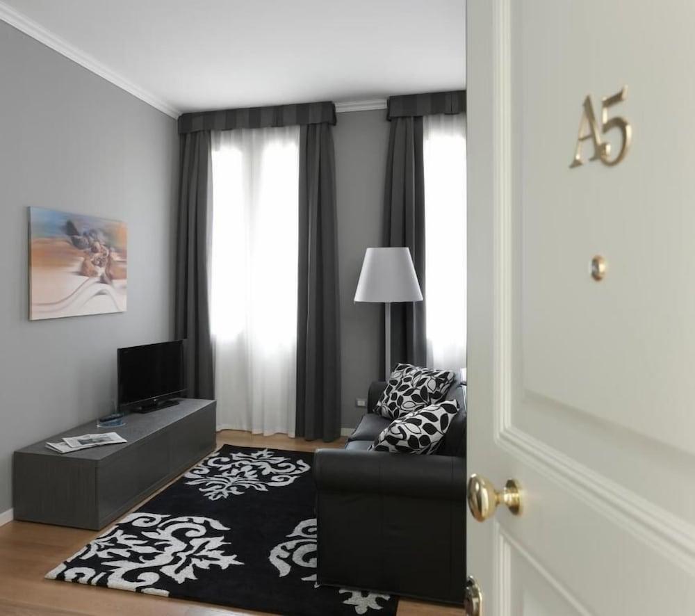 Palace Suite Trieste Bagian luar foto